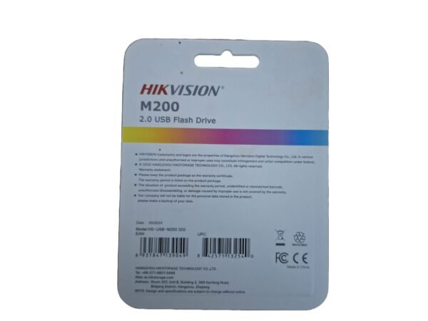 فلاشة HIKVISION بسعة 32 جيجا بايت، تصميم أنيق وصغير الحجم مع تقنية نقل بيانات سريعة لتخزين الملفات بسهولة وأمان.