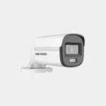 كاميرا مراقبة هيكفيجن DS-2CE10DF0T-PF بدقة 2 ميجابكسل، تقنية ColorVu، عدسة 3.6 ملم، إضاءة بيضاء حتى 20 مترًا، مقاومة للماء والغبار بتصنيف IP67.