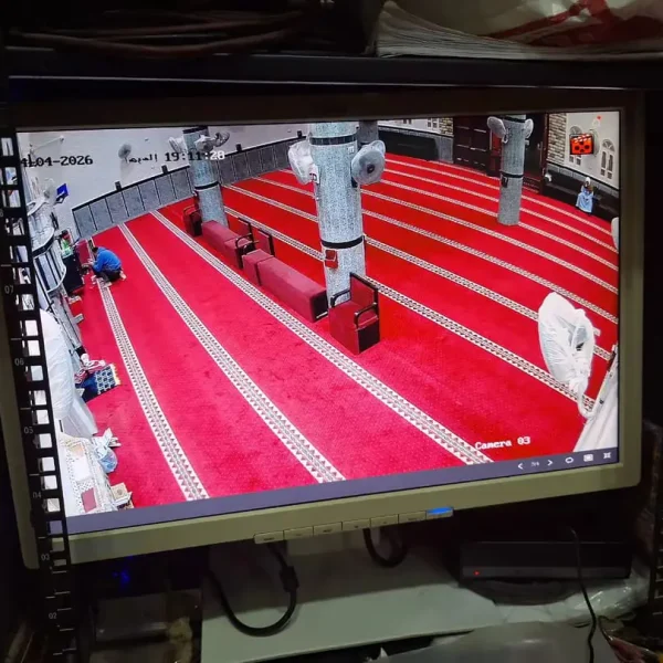 زاوية رؤية واسعة لكاميرات المراقبة داخل مسجد توضح دقة الصورة - أنظمة الرؤية الذكية